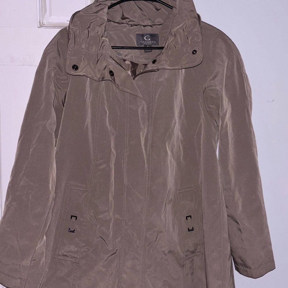Spring Coat with hood and large pockets by Gallery NY Size Small - Picture 2 of 4